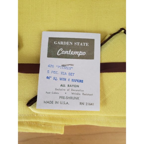 60s NWT Tablecloth and Cloth Napkin‎ Set - Picture 2 of 4